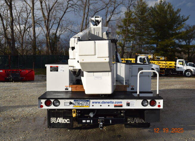 Hi Rail Bucket Truck