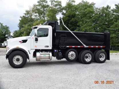 Tandem/Tri Axle Dump Truck