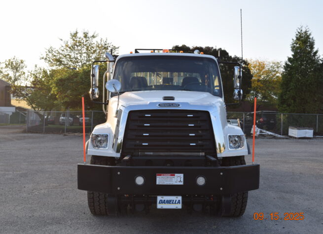 Hi Rail Log Loader / Grapple Truck / Material Handler