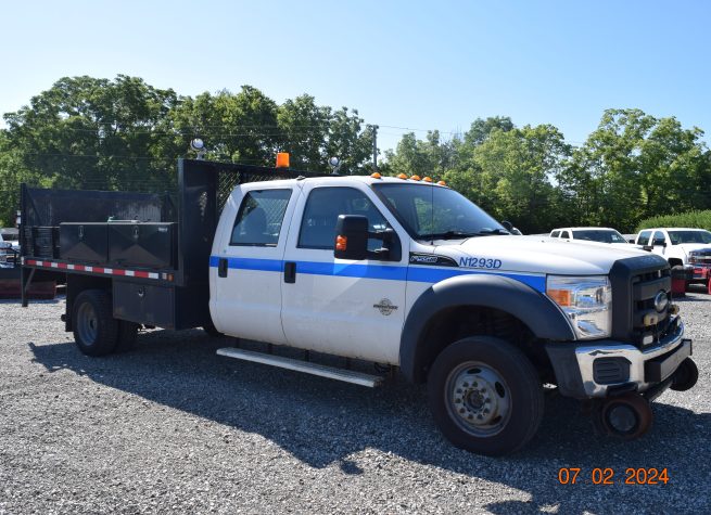 2015 Hi Rail Flatbed Truck