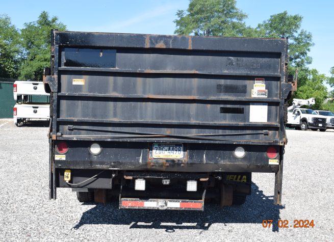 2015 Hi Rail Flatbed Truck