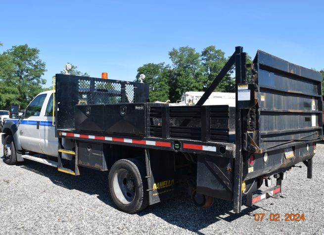 2015 Hi Rail Flatbed Truck
