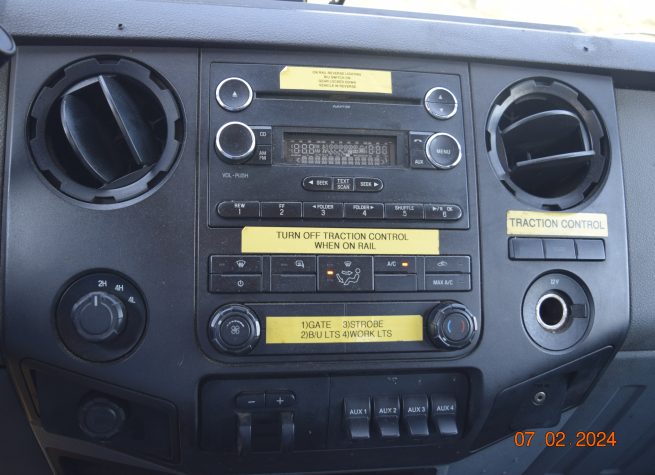 2015 Hi Rail Flatbed Truck