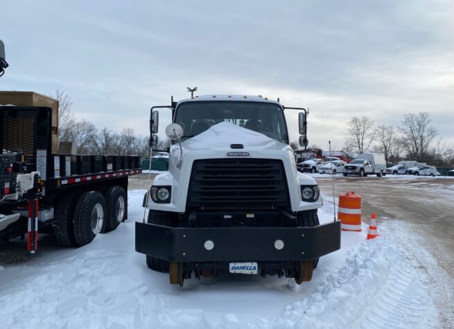 2022 Hi Rail Log Loader Grapple Truck Material Handler 2022 Hi Rail Log Loader Grapple Truck Material Handler