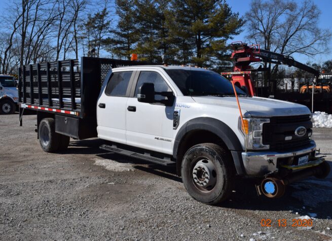 Hi Rail Stakebody Flatbed Truck Hi Rail Stakebody Flatbed Truck